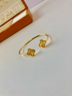 Bangle 01